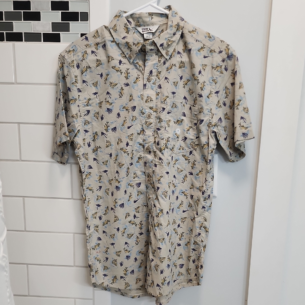 Eddie Bauer Tan Short-Sleeve Button-Down Shirt with Blue Print